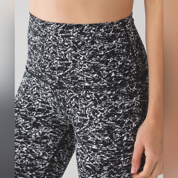Lululemon Wunder Under Pant (Hi-Rise) Leggings Size 6 - Picture 4 of 8